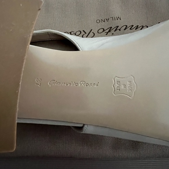 Gianvito Rossi Slingback Pumps - Picture 13 of 16